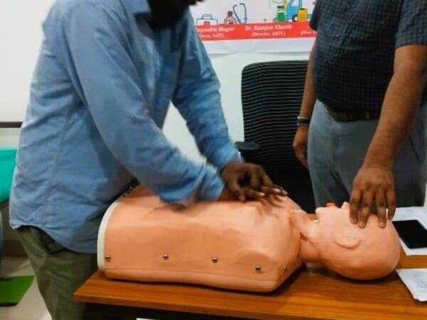 first aid training 04