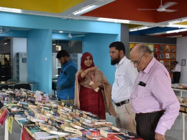 Book Exhibition-cum-Sale of Non-Technical Books (4)